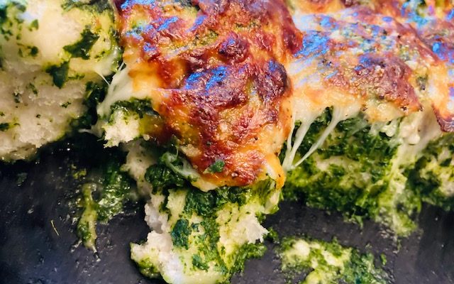 Cheesy Pull-Apart Pesto Bread